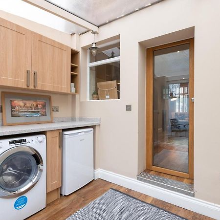 Besford Square, Shrewsbury Town Villa Екстериор снимка