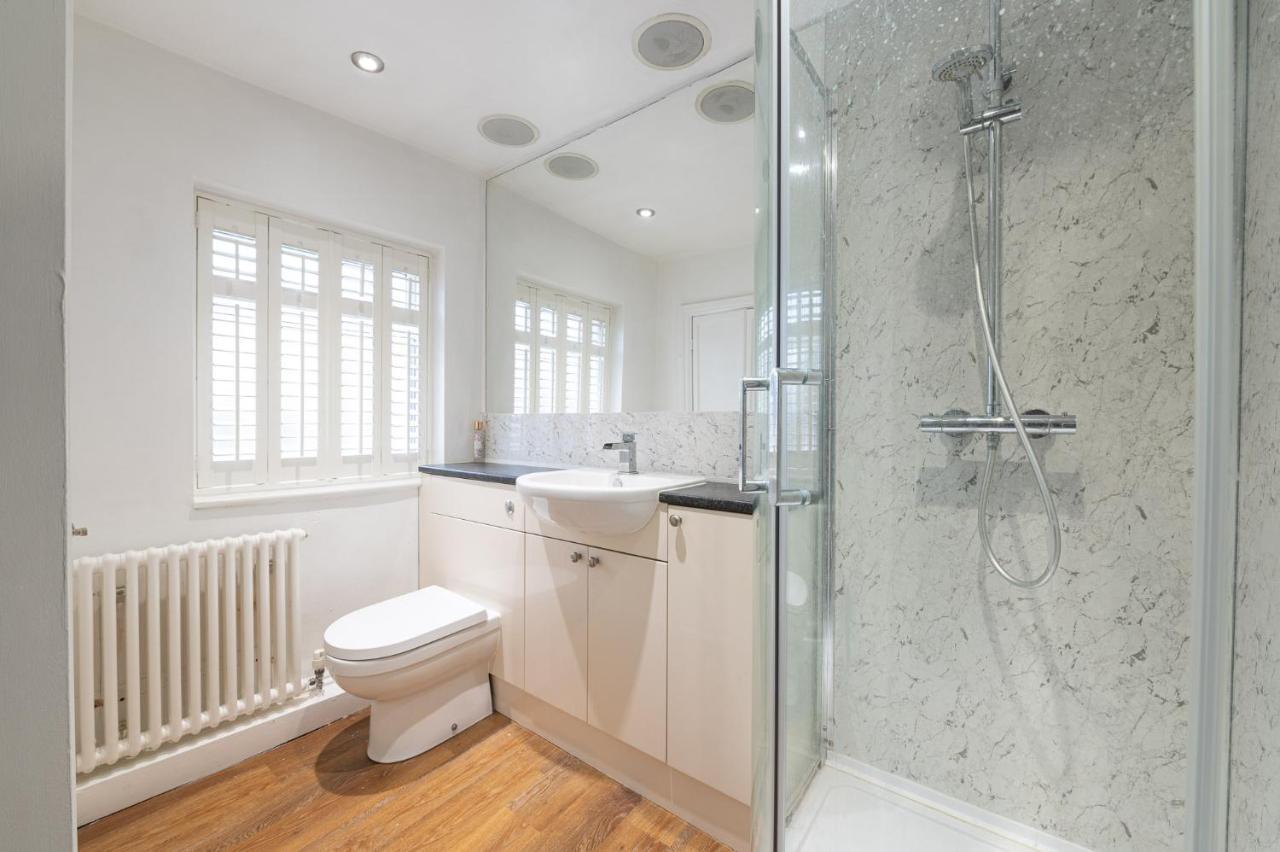 Besford Square, Shrewsbury Town Villa Екстериор снимка